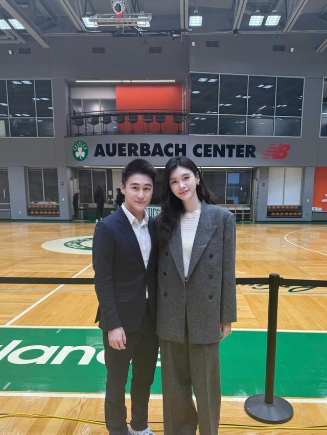 Mario, 何猷君夫妇, 一起合影